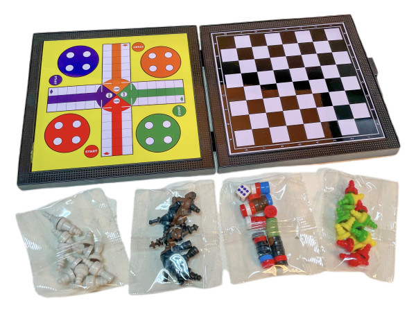Spieleset. 5in1 sort. GK ca. 15x15 cm