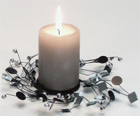 Kranz schwarz/Spiegel
PB; ca. D: 17cm Kranz schwarz/Spiegel
PB; ca. D: 17cm